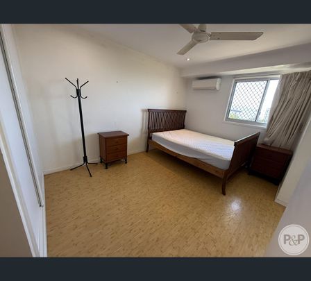 3/23A Cleveland Terrace, North Ward, Qld 4810 - Photo 1