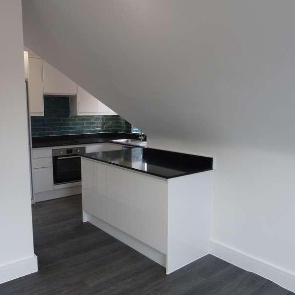 Neeld Crescent, London, NW4 - Photo 1