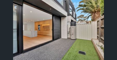 Brand New Luxury 3-Level Home With Private Lift in the Heart of Moonee Ponds! - Photo 5