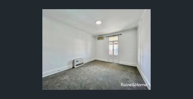 Beautifully Restored 1 Bedroom Unit In the CBD - Available 9.1.2026 - Photo 1