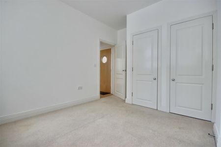 Quay House, Broad Street, Portsmouth - Photo 5