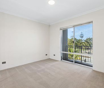 Modern 2x2 Apartment with Park Views - Photo 3