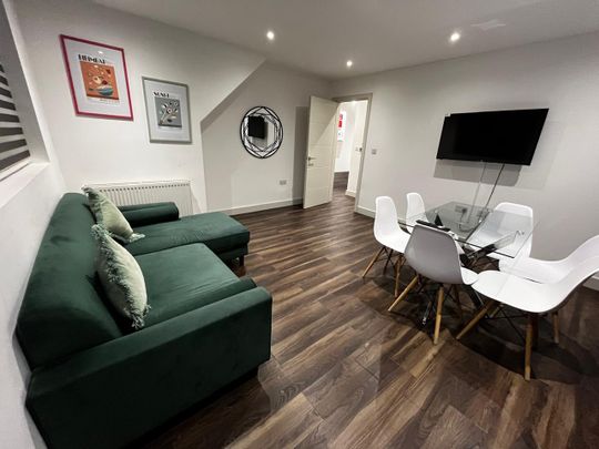 3 Bed Flat, Finchley Road, NW11 - Photo 1