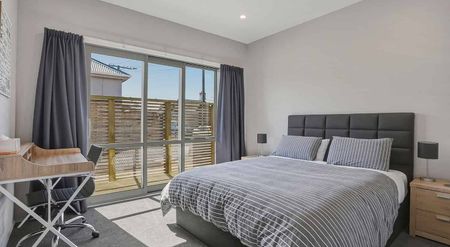 Executive 2BR Townhouse in South Dunedin - Photo 2