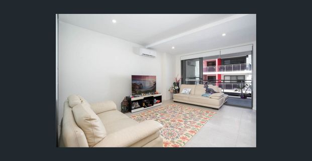 Luxurious Living Apartment - Photo 1