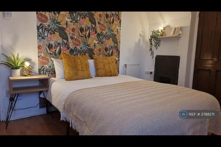 3 bedroom flat to rent - Photo 5