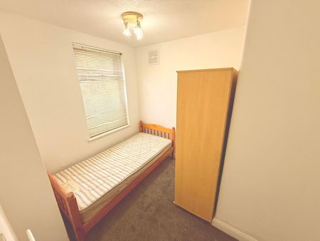 Botwell Lane, Hayes - Photo 3