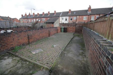 2 bedroom terraced house to rent - Photo 3