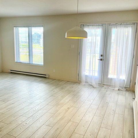 5805 Rue de Champagnier, Brossard, QC J4Z - Photo 1