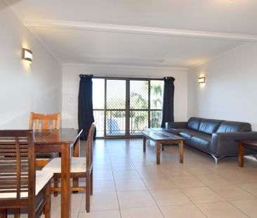 :: PARTLY FURNISHED, TWO BEDROOM UNIT IN THE HEART OF GLADSTONE - Photo 1