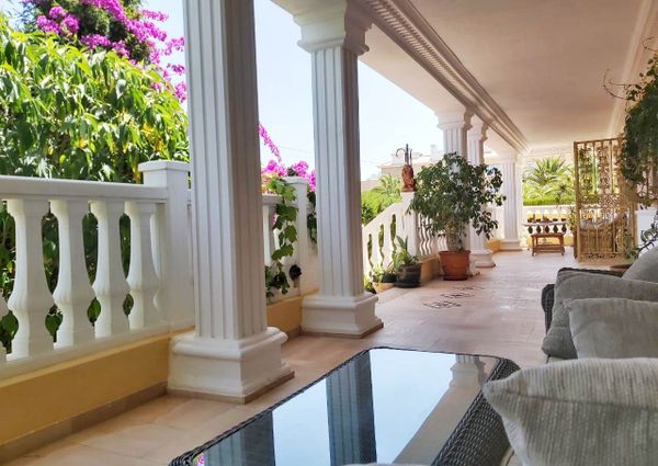 LONG TERM RENTAL. Spacious villa with 6 bedrooms for rent.