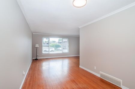 For Lease - 92 Fortrose Crescent, Toronto, Ontario - Photo 2