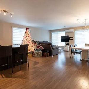 5 1/2 luxueux avec ascenseur privée - Photo 2