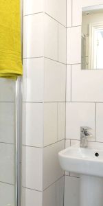 OX Living is proud to present this high-quality 6-bedroom co-living property, perfect for working professionals looking for stylish, stress-free living. Room 5 - Photo 3