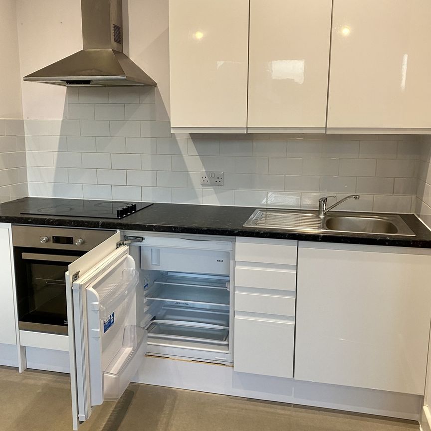 Queensway, Bletchley - Two Bedroom Apartment - Photo 1