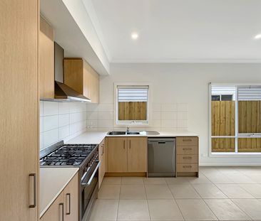 🏡 Brand New 4-Bedroom House in Eynesbury - Photo 4