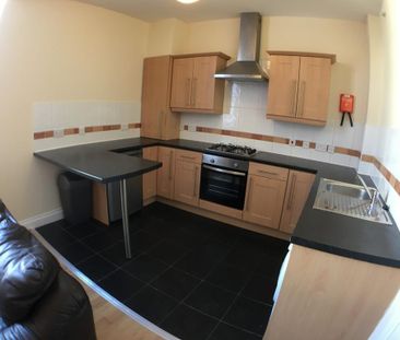 2 bedroom flat to rent - Photo 4