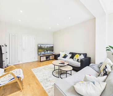 3 bedroom end of terrace house to rent - Photo 2