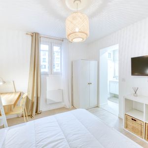 MANTEGA RIGHI Roommate 4 Bedrooms at Nice - Photo 2