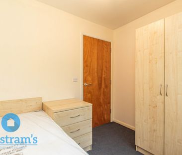 3 bed Mid Terraced House for Rent - Photo 5