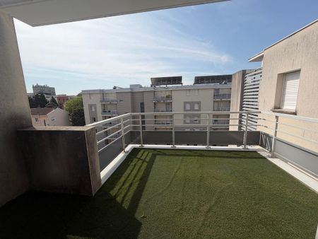 Location Appartement 2 pièces 48m² MONTELIMAR 26200 - Photo 4