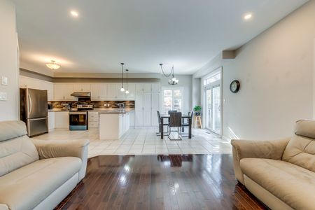 For Lease - 2163 Westmount Drive, Oakville, Ontario - Photo 2