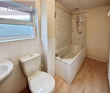 3 bedroom semi-detached house to rent - Photo 6