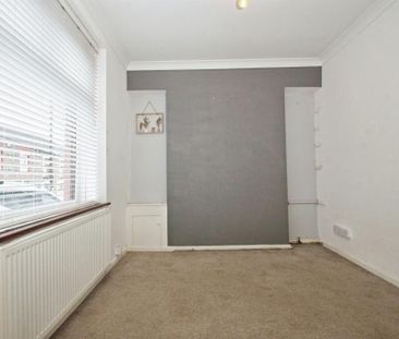 4 bedroom terraced house to rent - Photo 2
