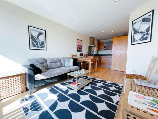 1 bedroom Flat To Let - Photo 1