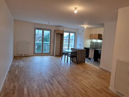 Location Appartement 4 pièces 87 m2 à Anet - Photo 2