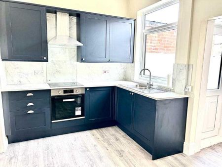 2 bedroom terraced house to rent - Photo 5