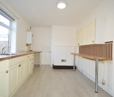 2 bedroom terraced house to rent - Photo 3