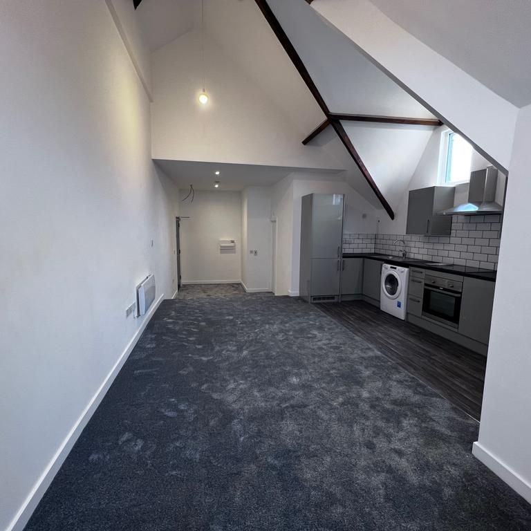 Studio to rent - Photo 1