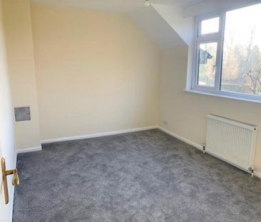 3 bedroom Detached for rent - Photo 2