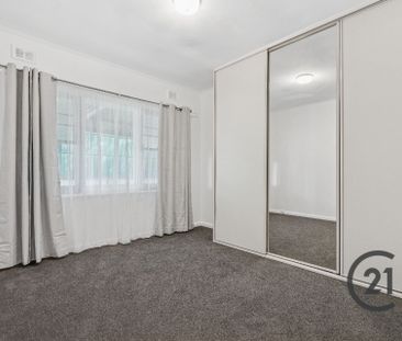 Renovated Spacious Two Bedroom Home - Photo 3