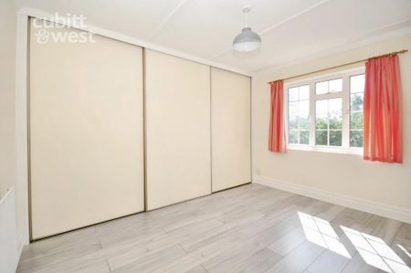 3 bedroom semi-detached house to rent - Photo 4