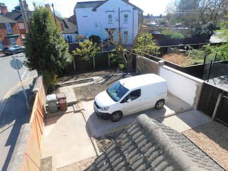 2 bedroom semi-detached house to rent - Photo 4