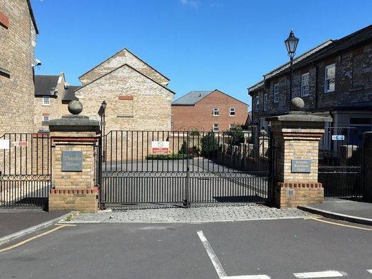 Theaks Mews, Taunton - Photo 1