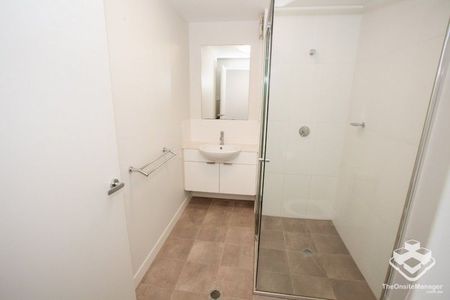 City Apartment Living - Photo 5