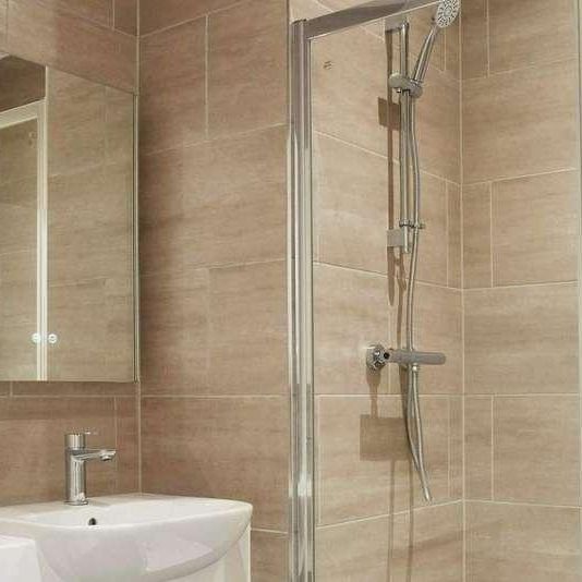 Bracknell, Berkshire, RG12 - Photo 1