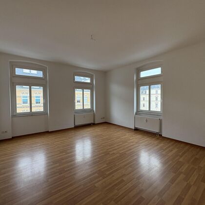Charmante Drei-Raum-Wohnung mit Balkon in Zwickau - Photo 1