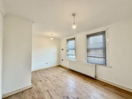 4 bedroom terraced house to rent - Photo 4