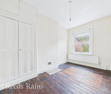 3 bedroom terraced house to rent - Photo 3