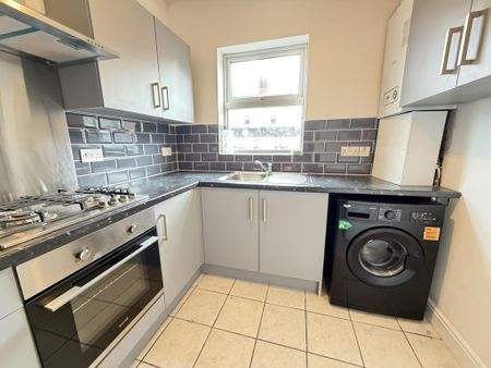 1 bedroom flat to rent - Photo 2