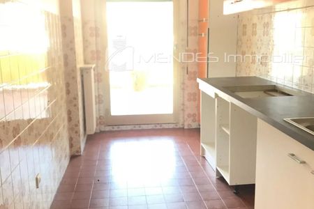 GRAND 3/4 PIECES AVEC TERRASSE GARAGE ET CAVE - Photo 4