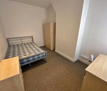 3 bedroom terraced house to rent - Photo 6