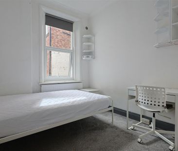 2 bedroom Student Flat to rent in Tavistock Road, Jesmond, Newcastl... - Photo 5