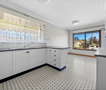 Solid Brick Home with Spacious Garage - Photo 4