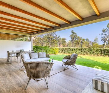 Apartamento planta baja en alquiler en Los Naranjos, Marbella - Photo 2