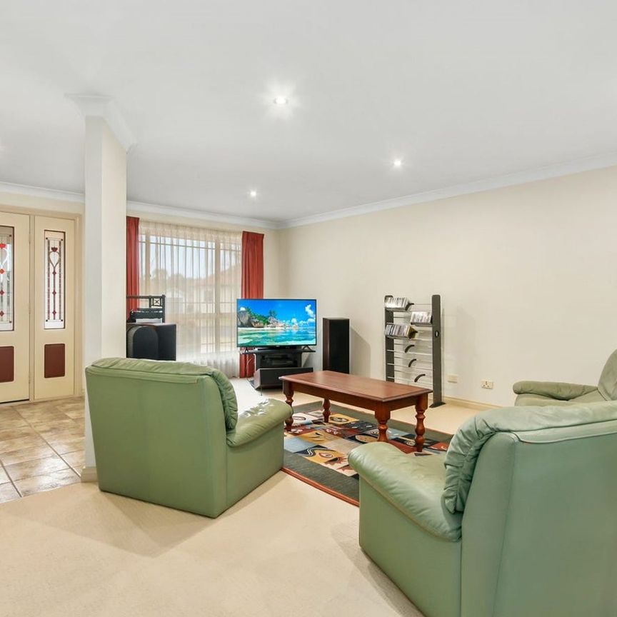 Modern 4-Bedroom Home in Quiet Cul-de-Sac – Close to UNE - Photo 1